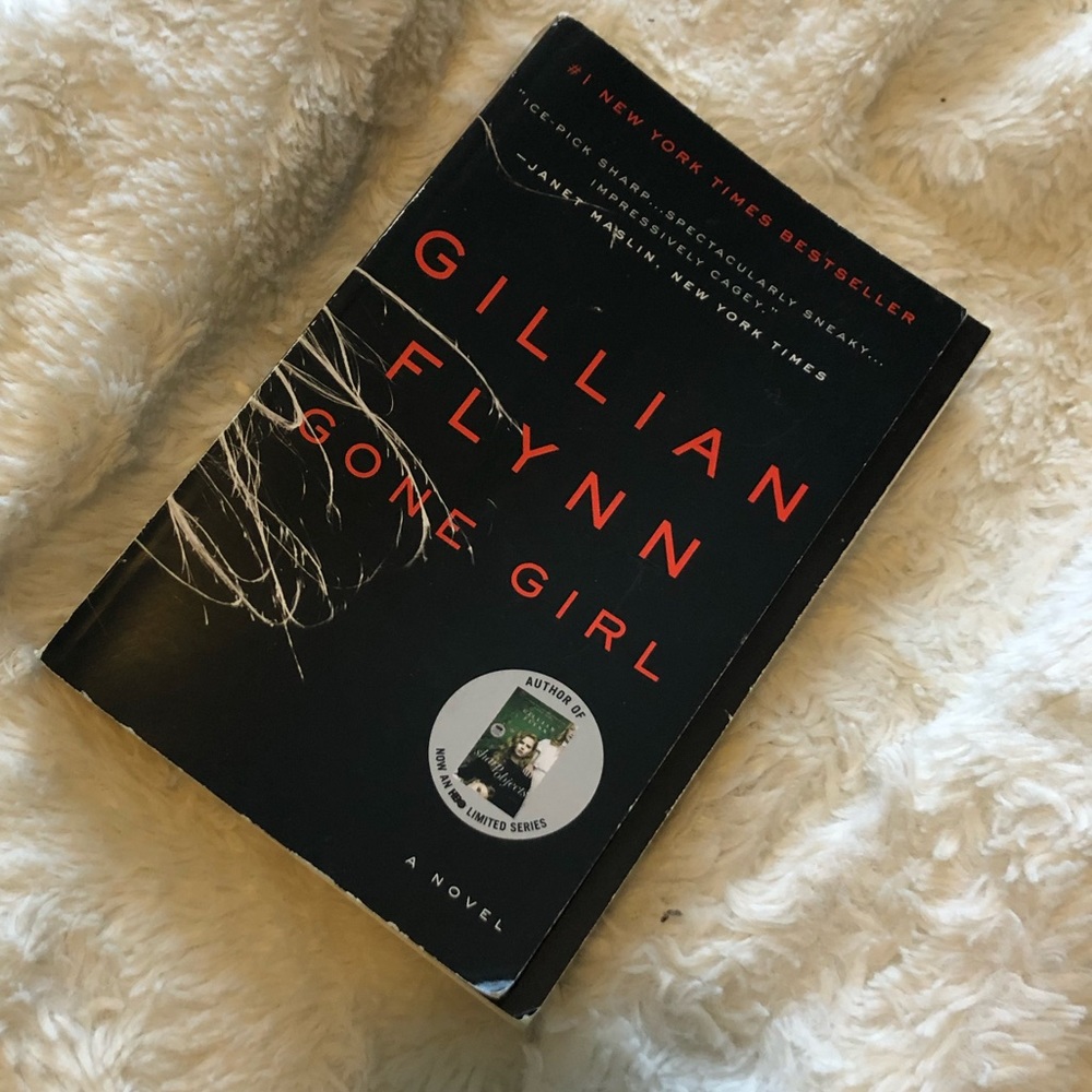 Gillian Flynn Gone Girl used book